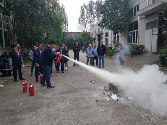 斯奎尔开展消防演练,提高员工应急能力